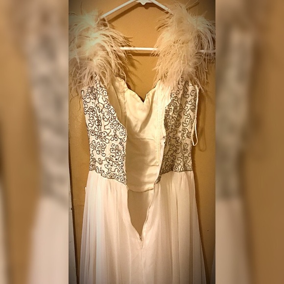 Mike Benet Formals size 8 wedding / prom dress - Picture 2 of 3